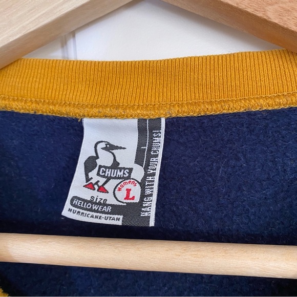 CHUMS / Urban Outfitters - Twister Crew Sweatshirt - Picture 3 of 7